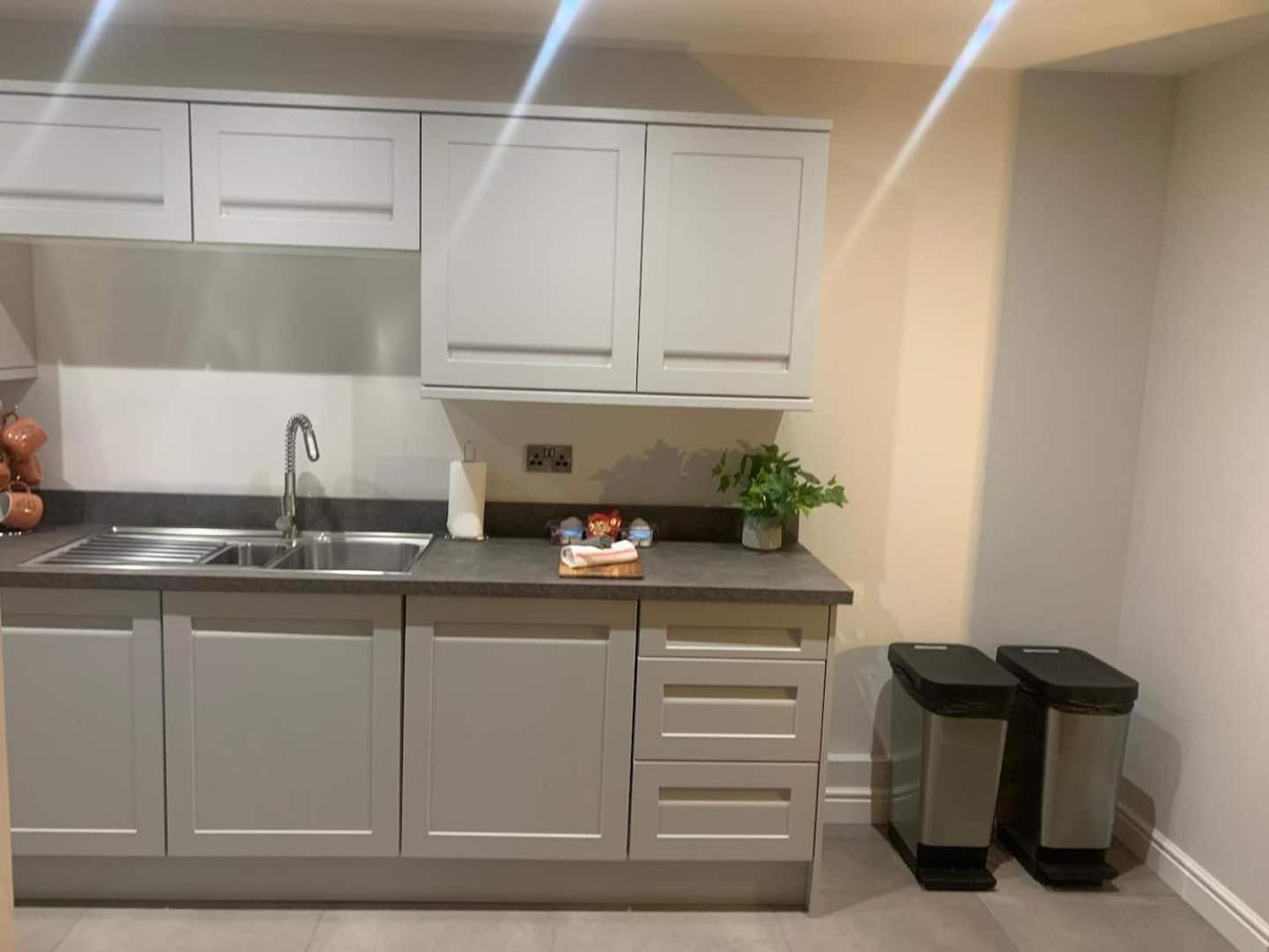 Central Belfast Apartments Alfred Street Extérieur photo